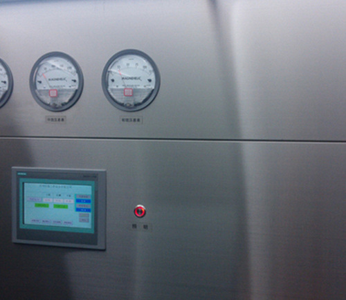 称量室——压差表及控制屏展示